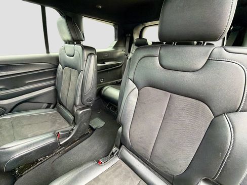 Used 2023 Jeep Grand Cherokee L Laredo AWD/4WD image 13