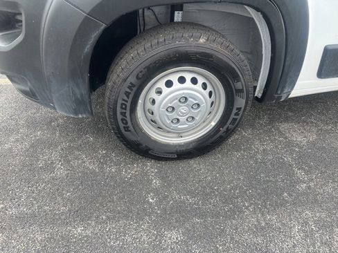 Used 2025 RAM ProMaster 2500 w/ Safety Group image 9