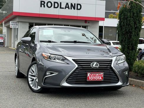 Used 2017 Lexus ES 350 w/ Luxury Package FWD image 1