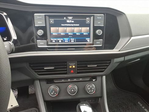 Certified 2022 Volkswagen Jetta Sport image 20