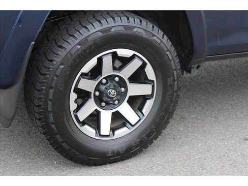 Used 2022 Toyota 4Runner TRD Off-Road Premium w/ Moonroof Package AWD/4WD image 7
