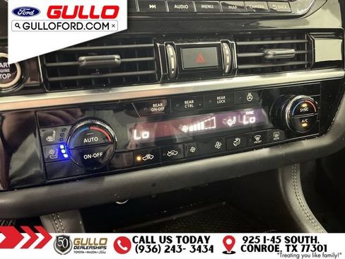 Used 2024 Nissan Pathfinder Platinum FWD image 28
