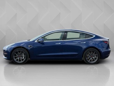 Used 2019 Tesla Model 3 Standard Range Plus image 2