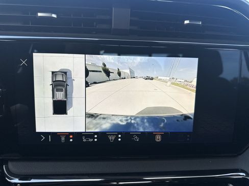 Certified 2024 GMC Sierra 1500 AT4 w/ Technology Package AWD/4WD image 15