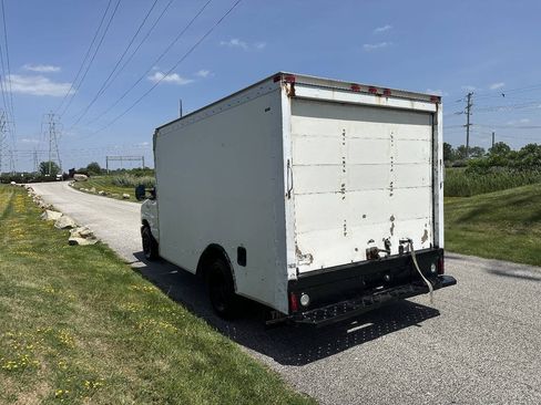 Used 2013 Ford E-450 and Econoline 450 Super Duty RWD image 5