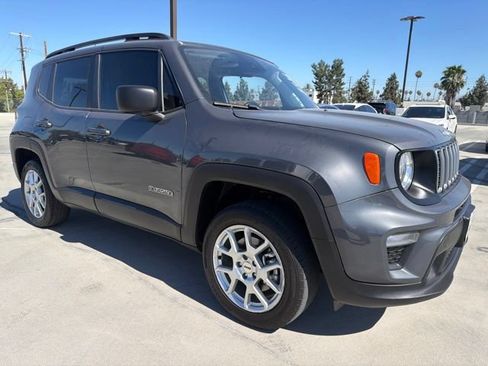 Used 2022 Jeep Renegade Latitude AWD/4WD image 1