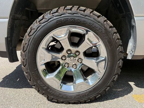 Used 2019 RAM 1500 Big Horn AWD/4WD image 8