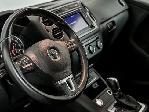 Used 2017 Volkswagen Tiguan Limited image 13