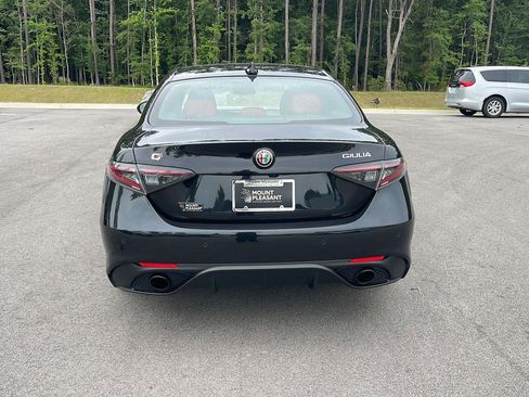 Used 2024 Alfa Romeo Giulia Veloce AWD/4WD image 6