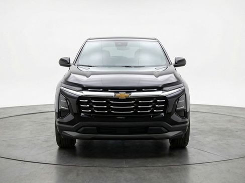 Used 2025 Chevrolet Equinox LT image 2