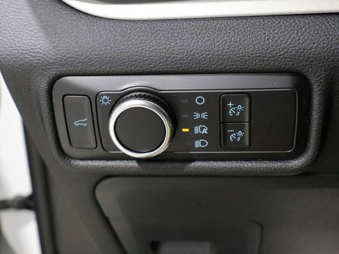 Used 2024 Ford Explorer XLT AWD/4WD image 30