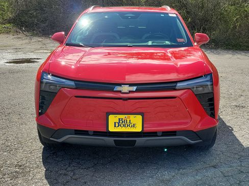 Used 2024 Chevrolet Blazer EV LT AWD/4WD image 2