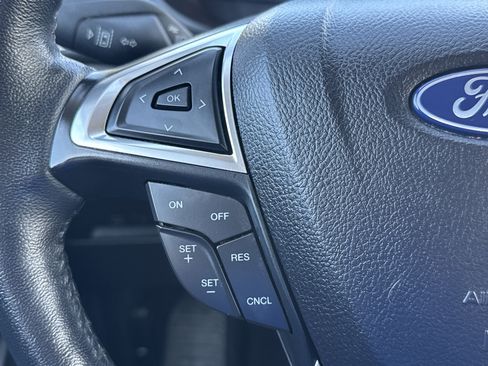 Used 2024 Ford Edge SEL AWD/4WD image 16