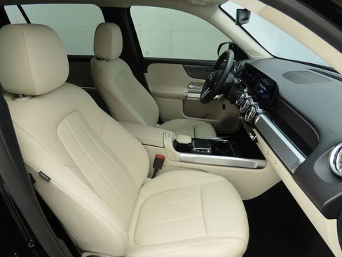 Certified 2022 Mercedes-Benz GLB 250 image 18