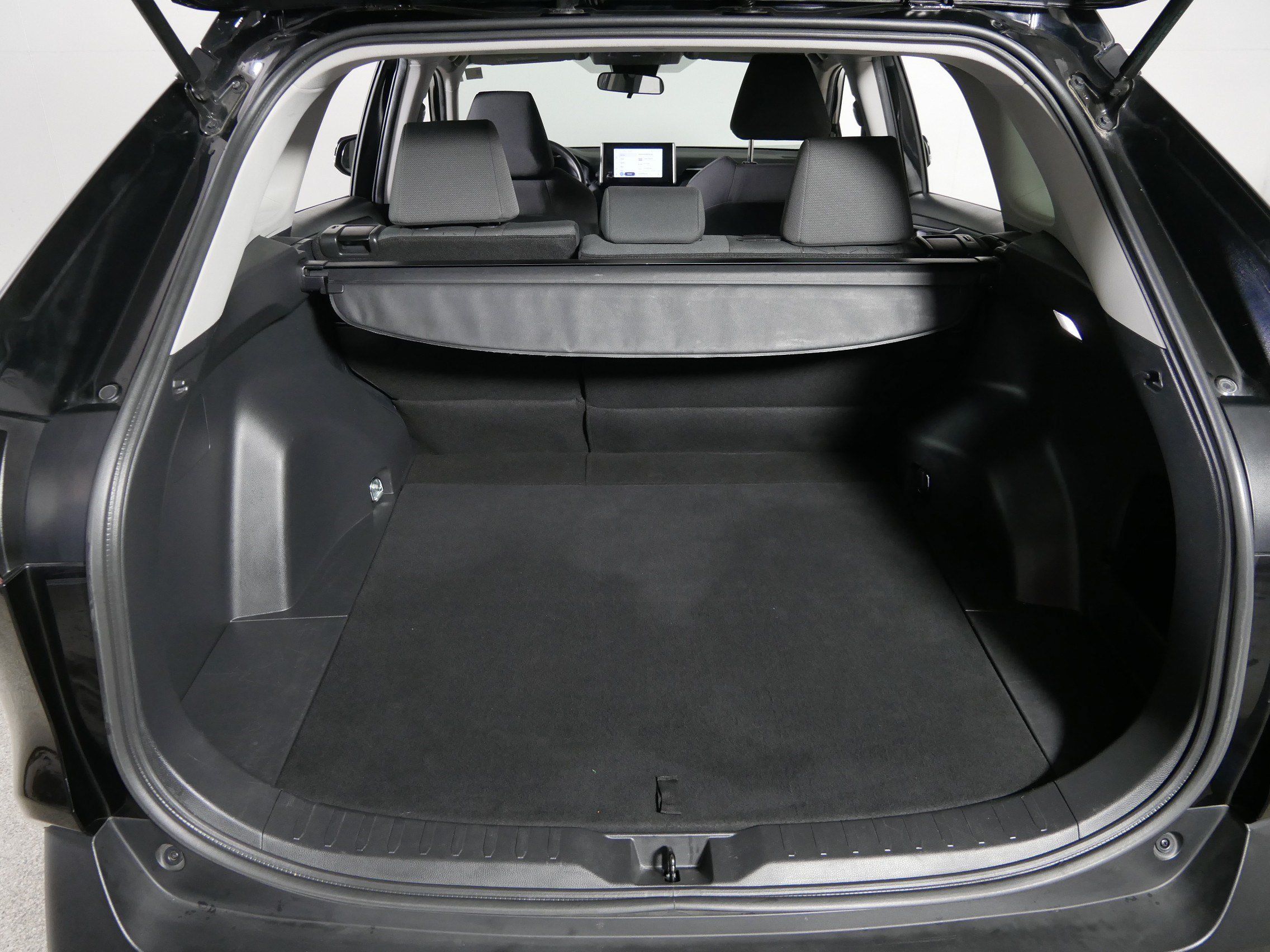 Used 2023 Toyota RAV4 XLE AWD/4WD image 18