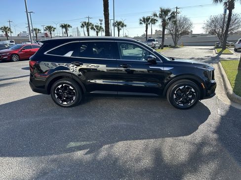 Used 2025 Kia Sorento S w/ Panoramic Sunroof Package image 7