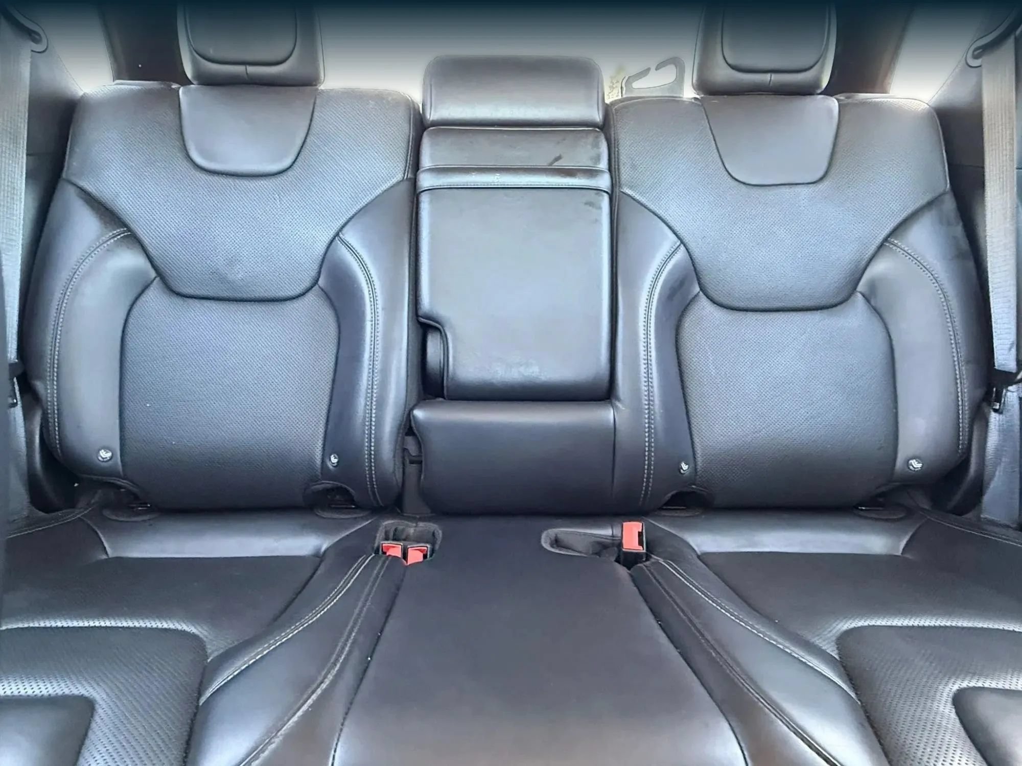 Used 2019 Jeep Cherokee Limited w/ Technology Group AWD/4WD image 22
