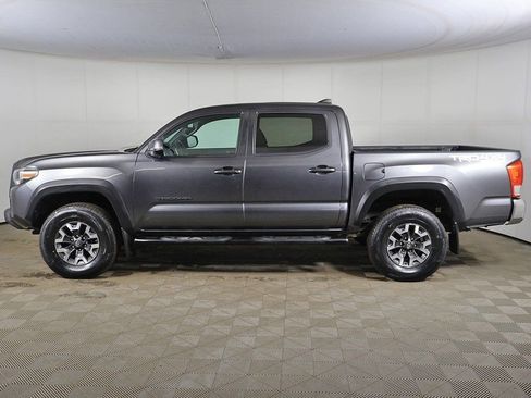 Used 2019 Toyota Tacoma TRD Off-Road image 12