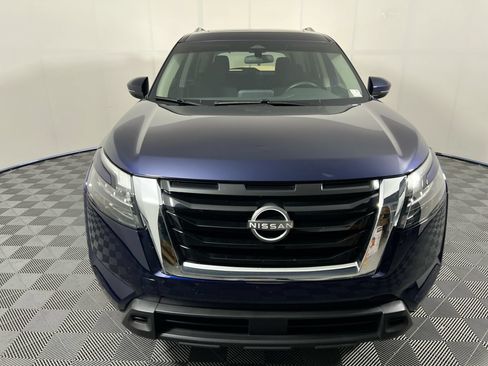 Used 2024 Nissan Pathfinder SV w/ SV Premium Package FWD image 8