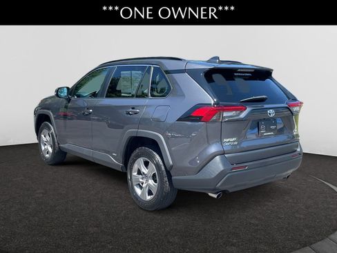 Used 2023 Toyota RAV4 LE AWD/4WD image 3