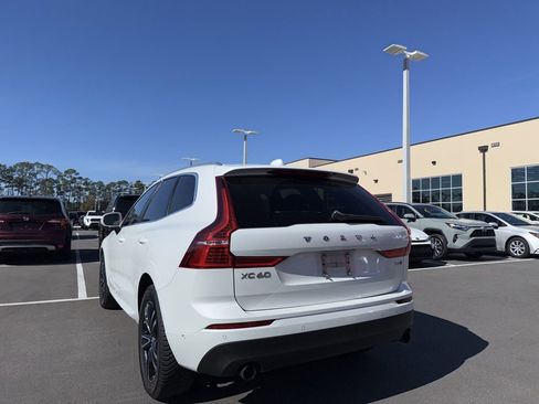 Used 2018 Volvo XC60 T5 Momentum w/ Convenience Package image 3