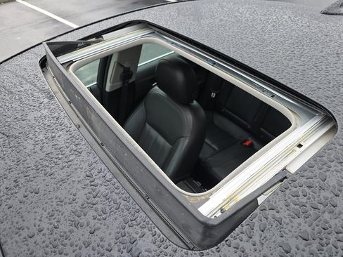 Used 2017 Buick Regal Sport Touring image 3