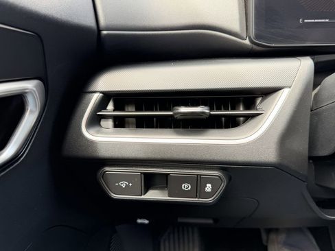 Used 2025 Kia K4 LXS image 30