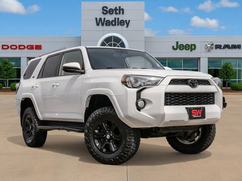 Used 2018 Toyota 4Runner SR5 image 1