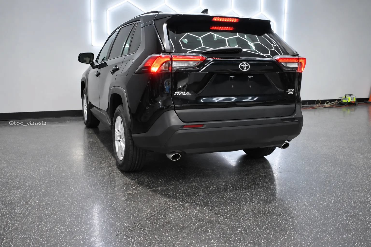 Used 2021 Toyota RAV4 XLE AWD/4WD image 21