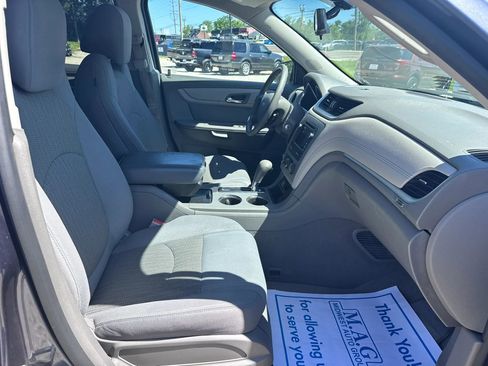 Used 2013 Chevrolet Traverse LS FWD image 32