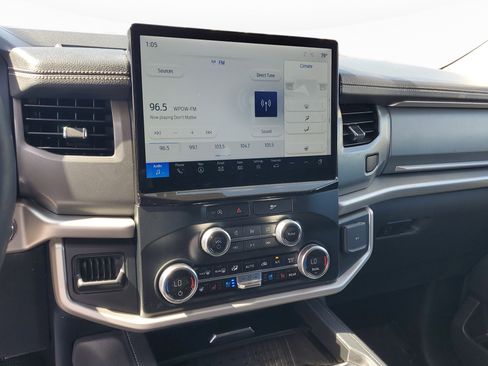 Used 2024 Ford Expedition Max XLT image 27