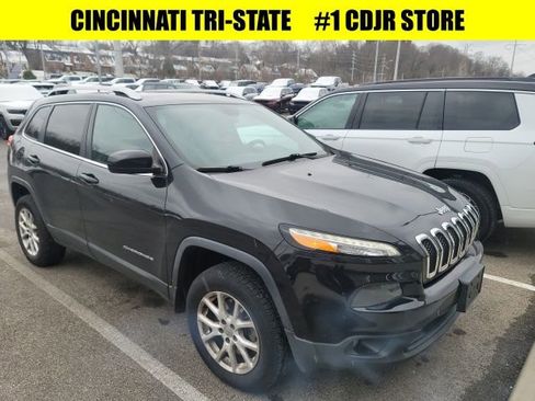 Used 2016 Jeep Cherokee Latitude w/ Cold Weather Group image 1