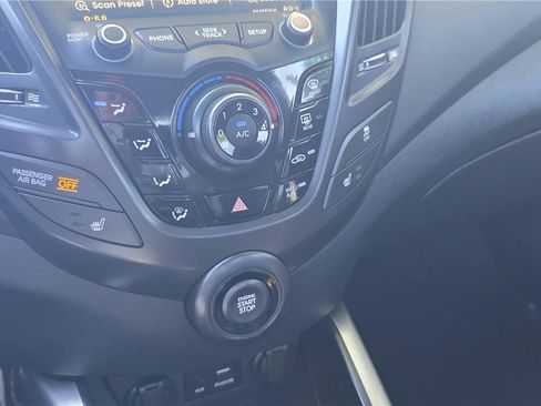 Used 2015 Hyundai Veloster Turbo FWD image 15