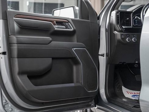 Used 2025 GMC Sierra 1500 SLT image 36