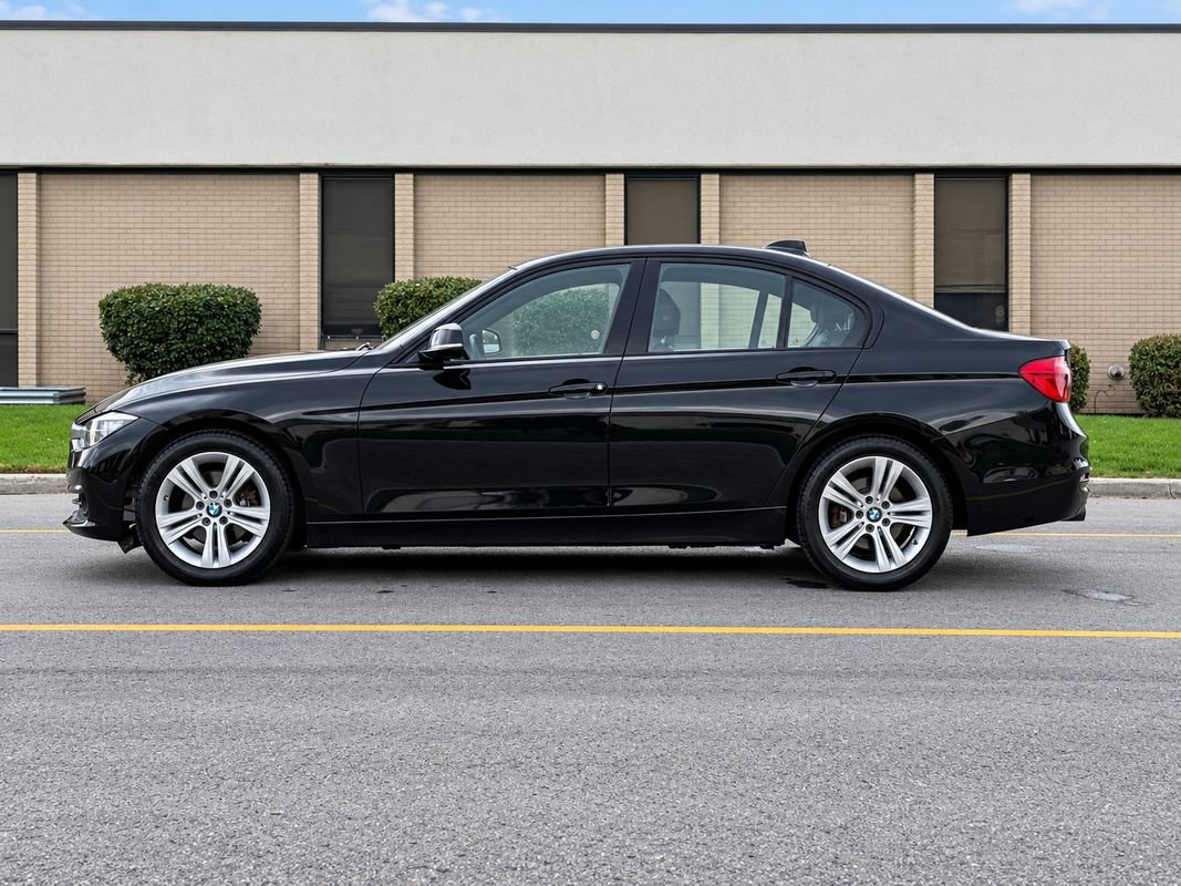 Used 2016 BMW 328i xDrive Sedan AWD/4WD image 2