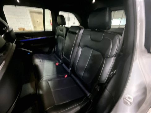 Used 2023 Jeep Grand Cherokee Overland w/ Advanced Protech Group III AWD/4WD image 21