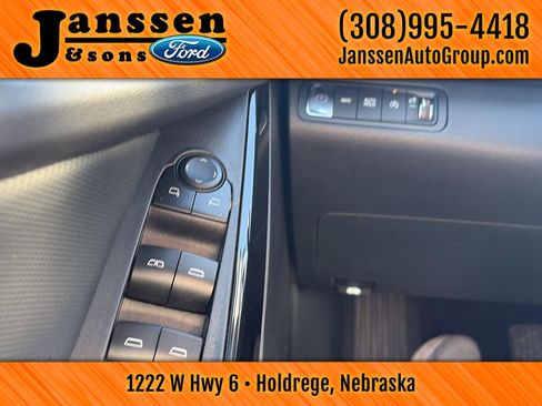 Used 2025 Chevrolet Equinox LT w/ Convenience Package II image 18