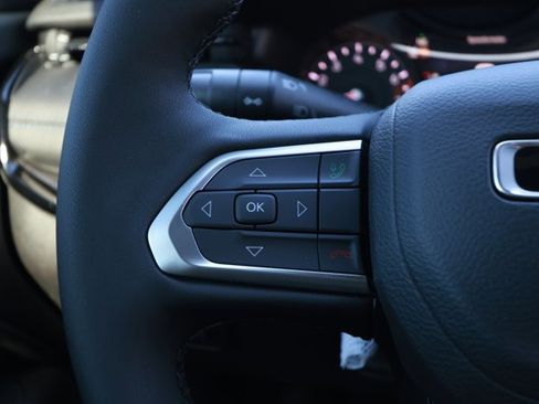 New 2026 Jeep Compass Latitude image 13