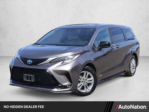 Certified 2021 Toyota Sienna XSE AWD/4WD image 1