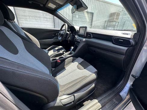 Used 2019 Hyundai Veloster 2.0 FWD image 10