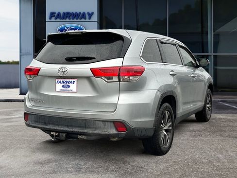Used 2019 Toyota Highlander LE image 6