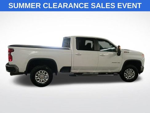 Used 2022 Chevrolet Silverado 2500 LT w/ Convenience Package AWD/4WD image 4