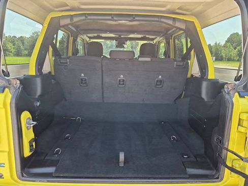 Used 2024 Jeep Wrangler Unlimited Rubicon 4xe AWD/4WD image 31