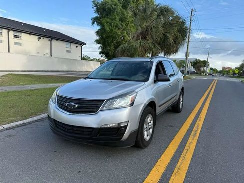 Used 2017 Chevrolet Traverse LS image 3
