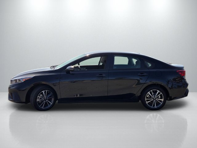 Used 2023 Kia Forte LXS w/ LXS Technology Package FWD image 7