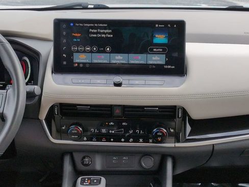 Certified 2024 Nissan Rogue SL w/ SL Premium Package FWD image 18