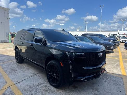 Used 2024 Cadillac Escalade ESV Sport w/ LPO, ONYX Package RWD image 2