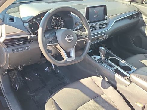 Used 2024 Nissan Altima 2.5 SV image 21