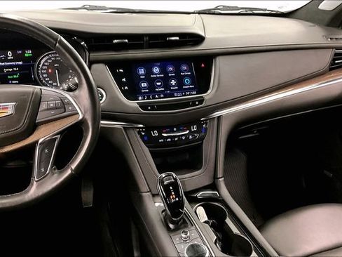 Used 2022 Cadillac XT5 Premium Luxury w/ Platinum Package AWD/4WD image 7