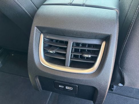 Used 2025 Chevrolet Blazer LT FWD image 23